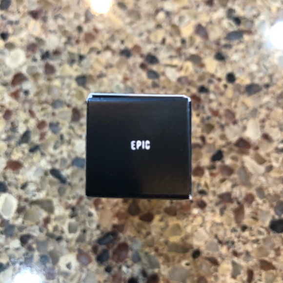 MAC satin lipstick in Epic - Picture 3 of 4